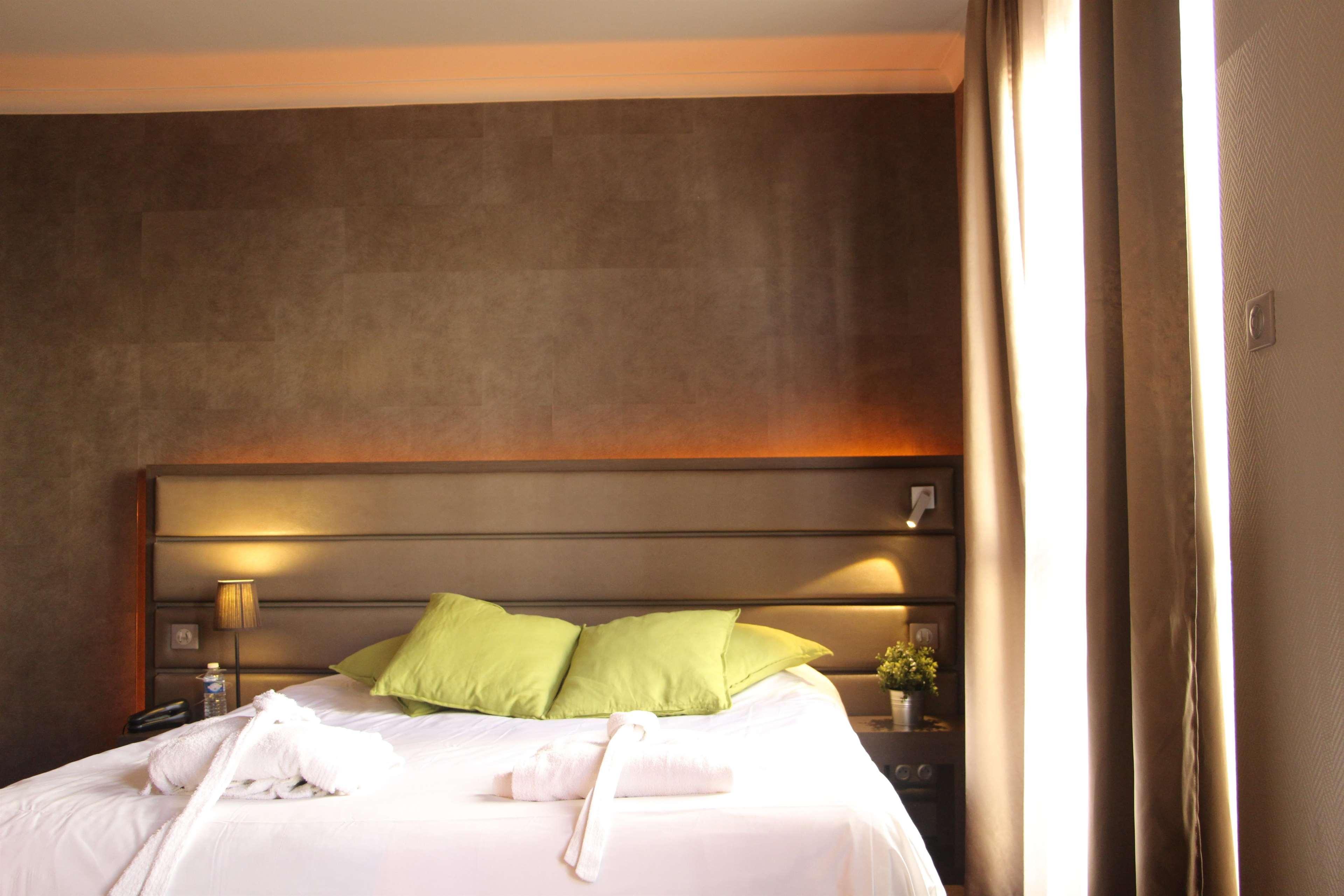 Kyriad Restaurant Centre Spa Vichy Zewnętrze zdjęcie